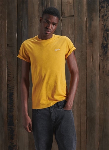 OL Vintage Emb T-Shirt fra Superdry i farven gul 